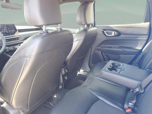 Hydro Blue Pearlcoat 2026 Jeep Compass Latitude