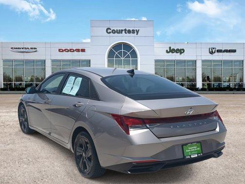 2021 Hyundai ELANTRA SEL