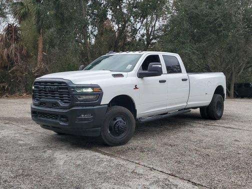 2026 RAM 3500 Tradesman Crew Cab 4x4 8' Box