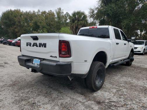 2026 RAM 3500 Tradesman Crew Cab 4x4 8' Box