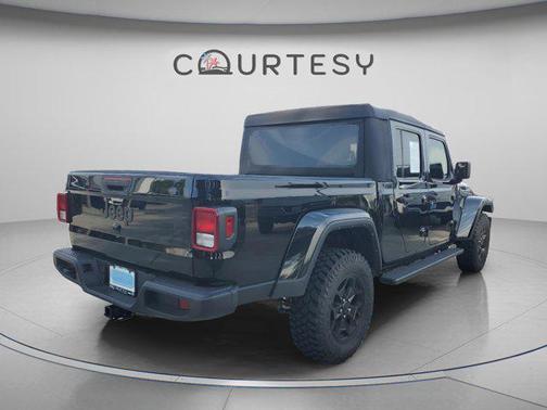 Black Clearcoat 2022 Jeep Gladiator Sport
