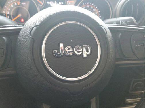 Black Clearcoat 2022 Jeep Gladiator Sport