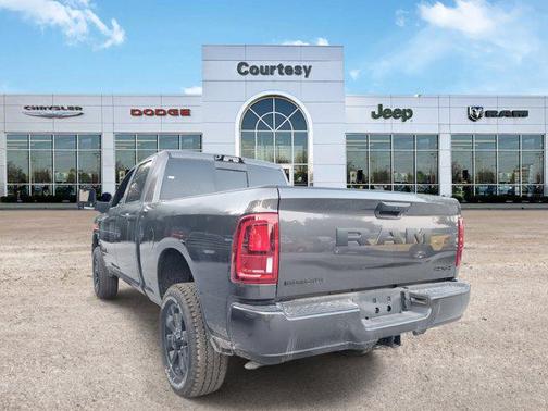 2025 RAM 2500 Big Horn Crew Cab 4x4 6'4' Box
