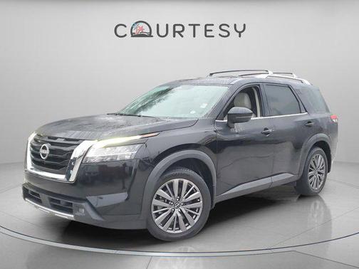 2022 Nissan Pathfinder SL 2WD