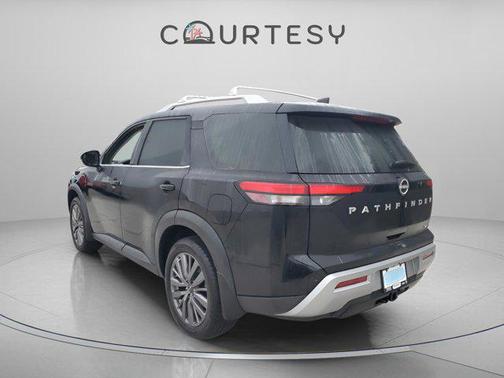 2022 Nissan Pathfinder SL 2WD