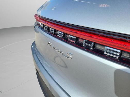 2021 Porsche Macan Macan