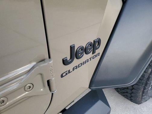 2020 Jeep Gladiator Sport