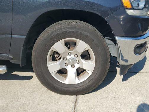 Maximum Steel Metallic Clearcoat 2019 RAM 1500 Big Horn