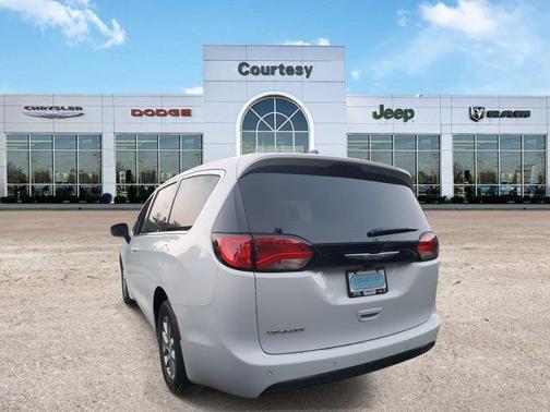 2026 Chrysler Voyager LX