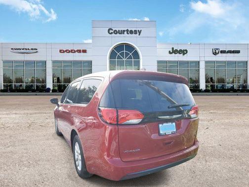 2026 Chrysler Voyager LX