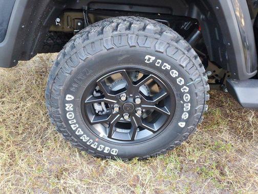 2025 Jeep Gladiator High Tide