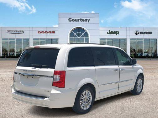 2012 Chrysler Town & Country Limited