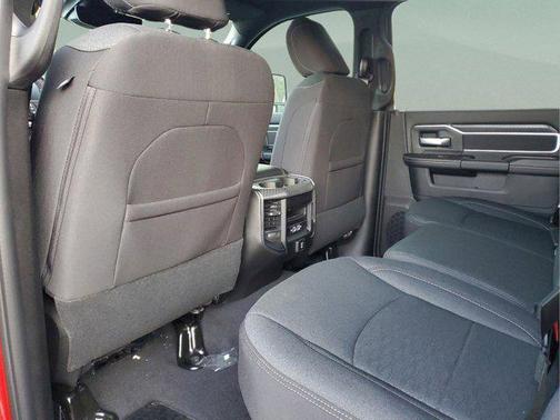 2026 RAM 2500 Big Horn Crew Cab 4x2 8' Box