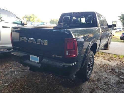 Diamond Black Crystal Pearlcoat 2026 RAM 2500 Limited Crew Cab 4x4 6'4' Box