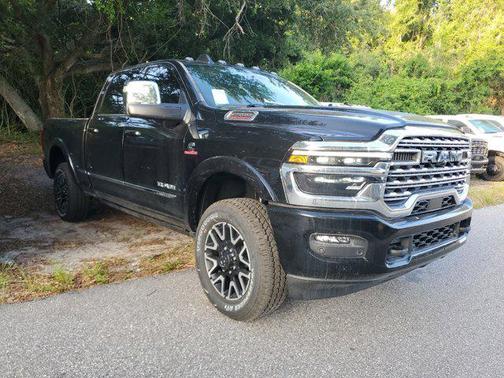 Diamond Black Crystal Pearlcoat 2026 RAM 2500 Limited Crew Cab 4x4 6'4' Box