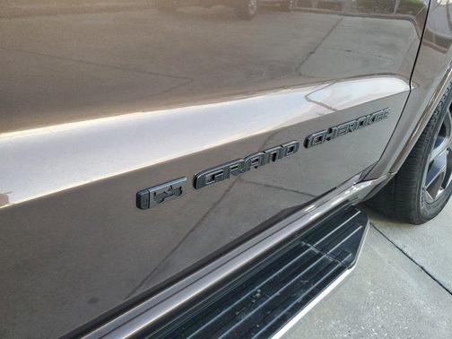 2021 Jeep Grand Cherokee 80th Anniversary 4x2