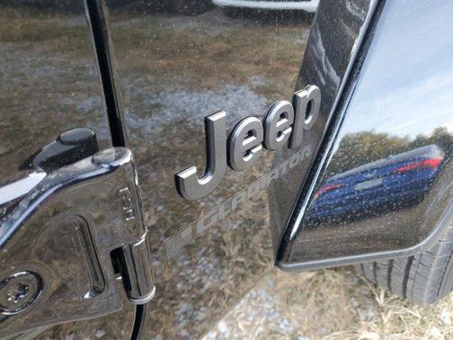 2025 Jeep Gladiator Sport S