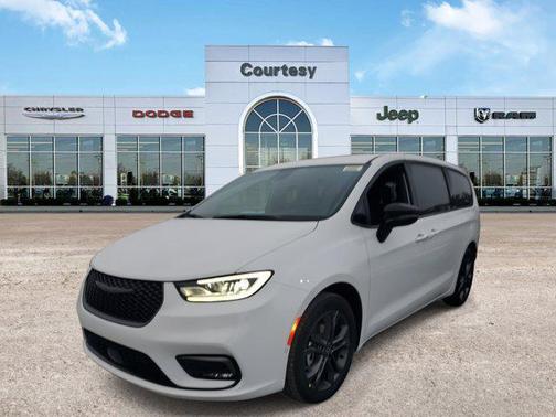 2026 Chrysler Pacifica L