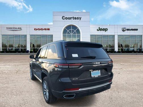 2025 Jeep Grand Cherokee Summit