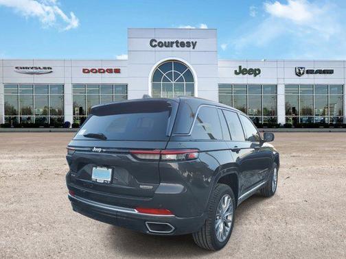 2025 Jeep Grand Cherokee Summit