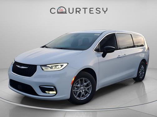 Bright White Clearcoat 2026 Chrysler Pacifica L