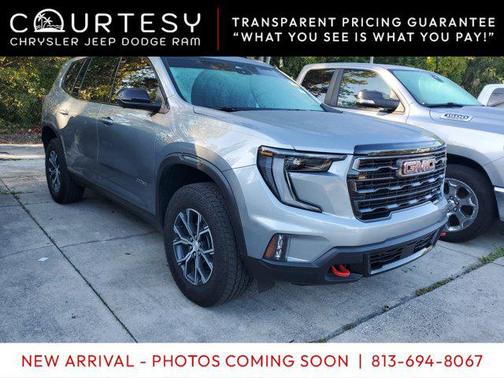 2025 GMC Acadia AWD AT4