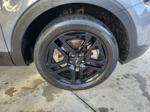 Everlasting Silver 2023 Kia Telluride EX X-Line