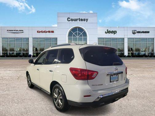 2019 Nissan Pathfinder SL
