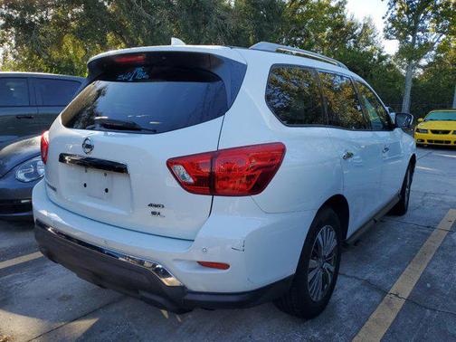 2019 Nissan Pathfinder SL