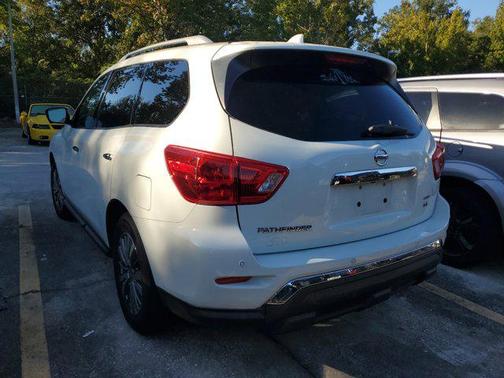 2019 Nissan Pathfinder SL