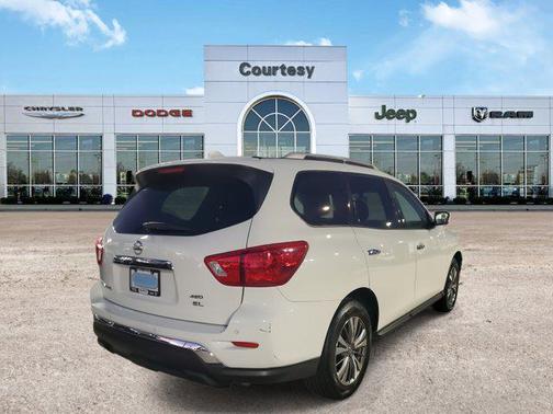 2019 Nissan Pathfinder SL