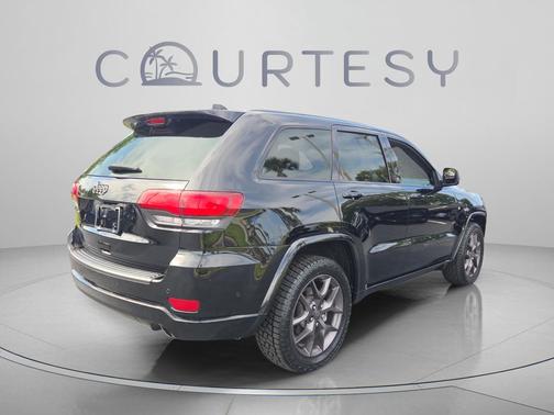 Diamond Black Crystal Pearlcoat 2021 Jeep Grand Cherokee 80th Anniversary