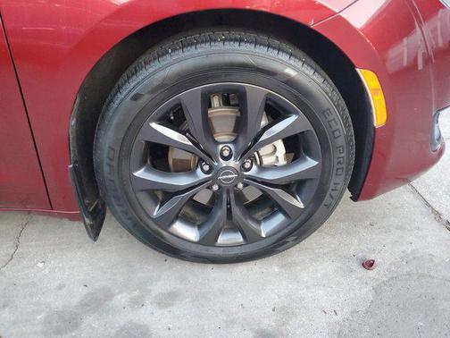 Velvet Red Pearlcoat 2020 Chrysler Pacifica Touring
