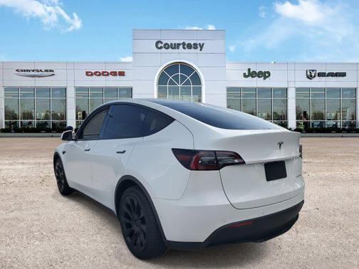 2022 Tesla Model Y Long Range Dual Motor All-Wheel Drive