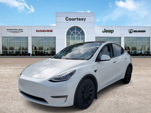 2022 Tesla Model Y Long Range Dual Motor All-Wheel Drive
