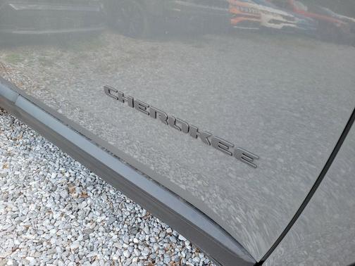 Sting-Gray Clearcoat 2026 Jeep Cherokee Limited