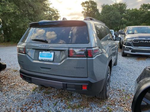 Sting-Gray Clearcoat 2026 Jeep Cherokee Limited