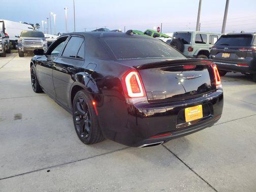 2022 Chrysler 300 S
