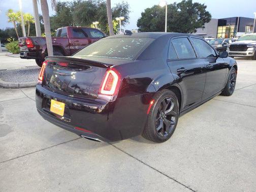 2022 Chrysler 300 S