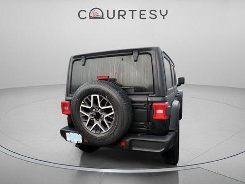 2026 Jeep Wrangler 4-Door Sahara 4x4