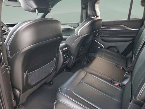 Midnight Sky 2024 Jeep Grand Cherokee 4xe Overland