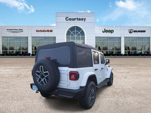 2025 Jeep Wrangler 4-Door Sahara 4x4