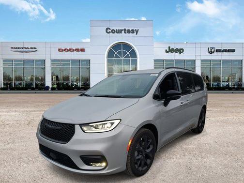 2026 Chrysler Pacifica L