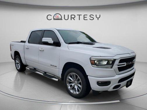 Bright White Clearcoat 2023 RAM 1500 Laramie