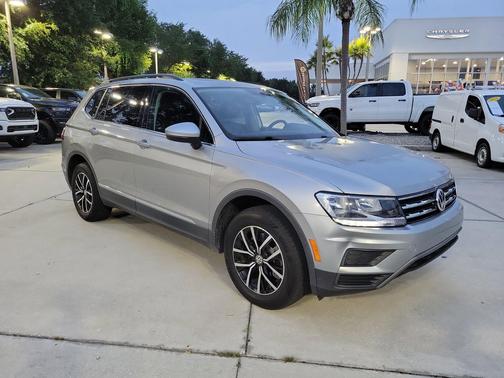 Silver Metallic 2021 Volkswagen Tiguan 2.0T SE