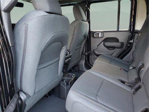 2025 Jeep Gladiator Willys