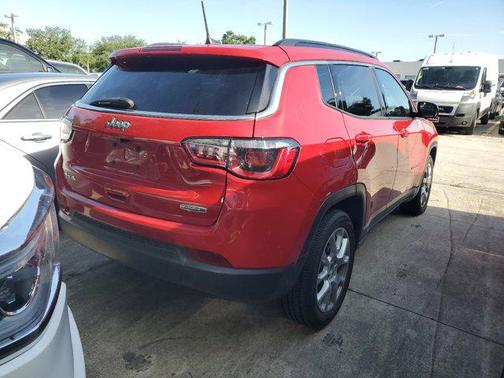 2023 Jeep Compass Latitude Lux