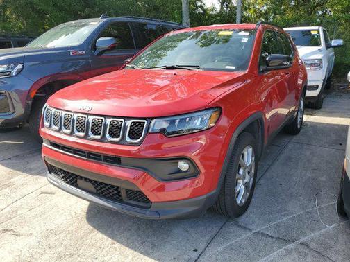 2023 Jeep Compass Latitude Lux