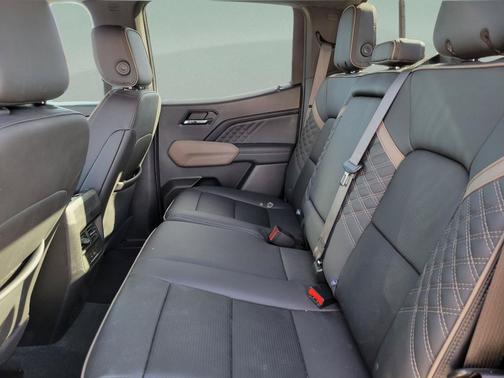 Onyx Black 2024 GMC Canyon Denali
