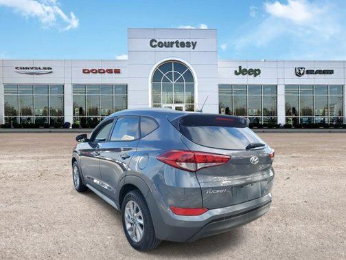 2017 Hyundai TUCSON SE